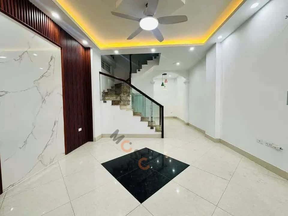 Cho thuê nhà hẻm Ngô Gia Tự Việt Hưng, Hà Nội – 3 phòng ngủ, giá 7.5 triệu