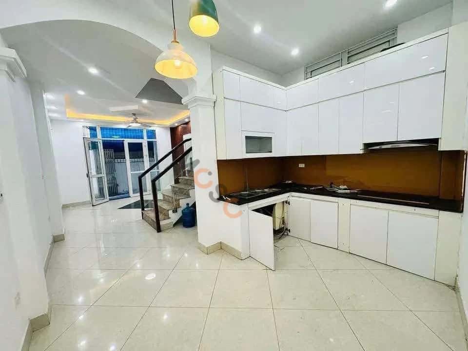 Cho thuê nhà hẻm Ngô Gia Tự Việt Hưng, Hà Nội – 3 phòng ngủ, giá 7.5 triệu — Hình 2