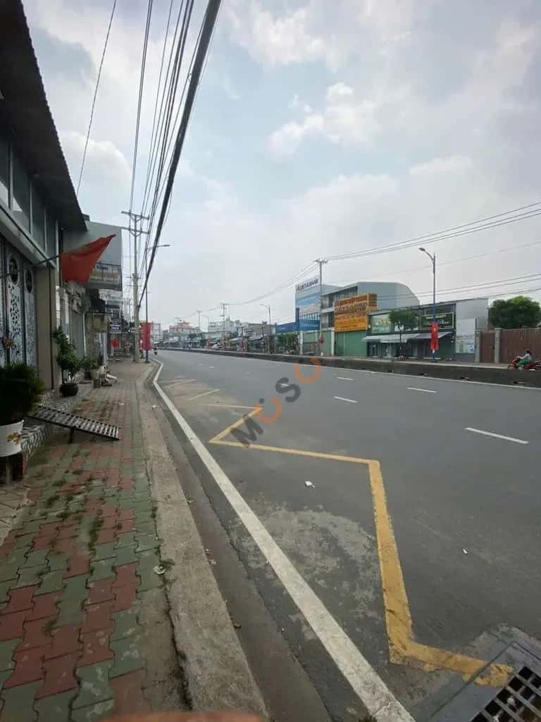Cho thuê nhà mặt tiền Hẻm 5 Huyện Hóc Môn, TP.HCM – 2 phòng ngủ, giá 20 triệu — Hình 2 Cho thuê nhà mặt tiền Hẻm 5 Huyện Hóc Môn, TP.HCM – 2 phòng ngủ, giá 20 triệu — Hình 2
