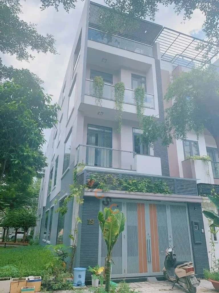 Cho thuê nhà mặt tiền Đường Đào Trí Quận 7, TP.HCM – 4 phòng ngủ, giá 32 triệu