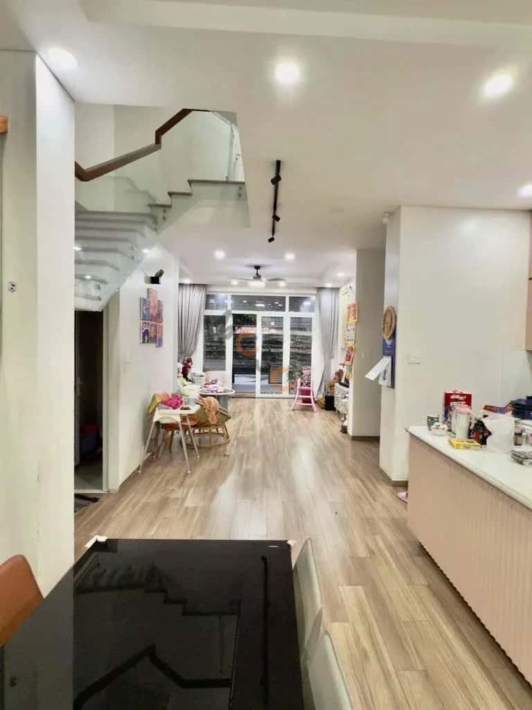 Cho thuê nhà hẻm Đường Sư Vạn Hạnh Quận 10, TP.HCM – 5 phòng ngủ, giá 18 triệu — Hình 3