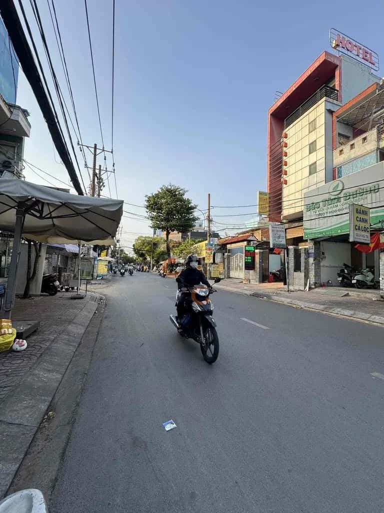 Cho thuê nhà mặt tiền Hẻm 196 Tân Sơn Nhì Tân Phú, TP.HCM – 4 phòng ngủ, giá 20 triệu — Hình 3 Cho thuê nhà mặt tiền Hẻm 196 Tân Sơn Nhì Tân Phú, TP.HCM – 4 phòng ngủ, giá 20 triệu — Hình 3