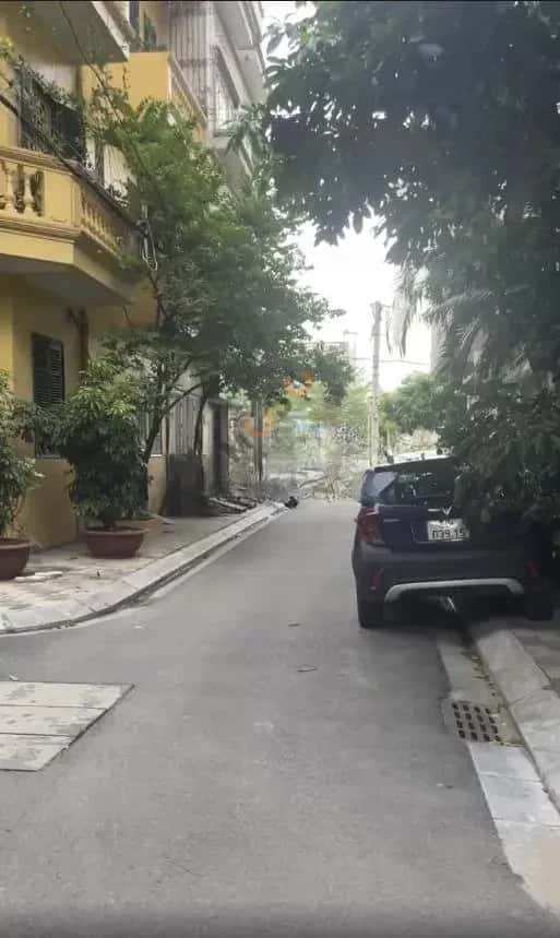 Cho thuê nhà hẻm Đường Nguyễn Văn Huyên Cầu Giấy, Hà Nội – 4 phòng ngủ, giá 20 triệu — Hình 3