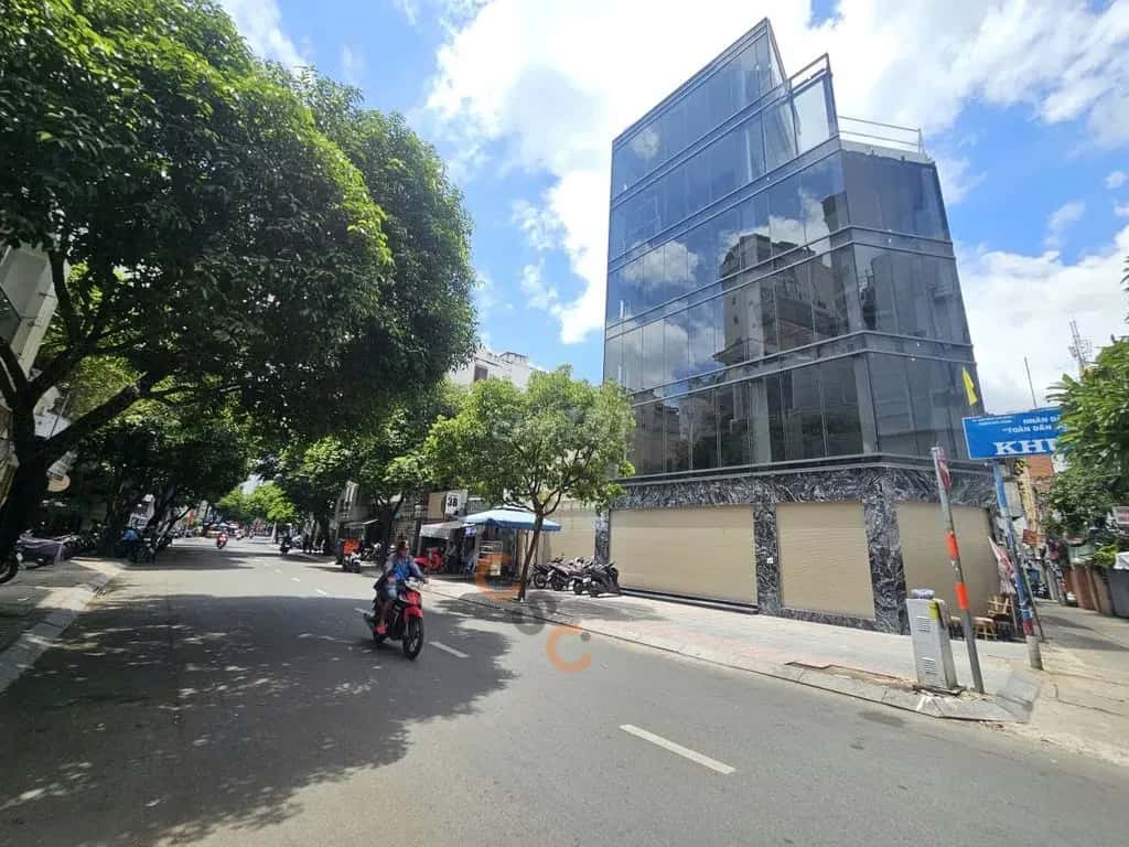 Cho thuê nhà mặt tiền Lê Thị Riêng Quận 1, Ho Chi Minh – giá 90 triệu — Hình 2