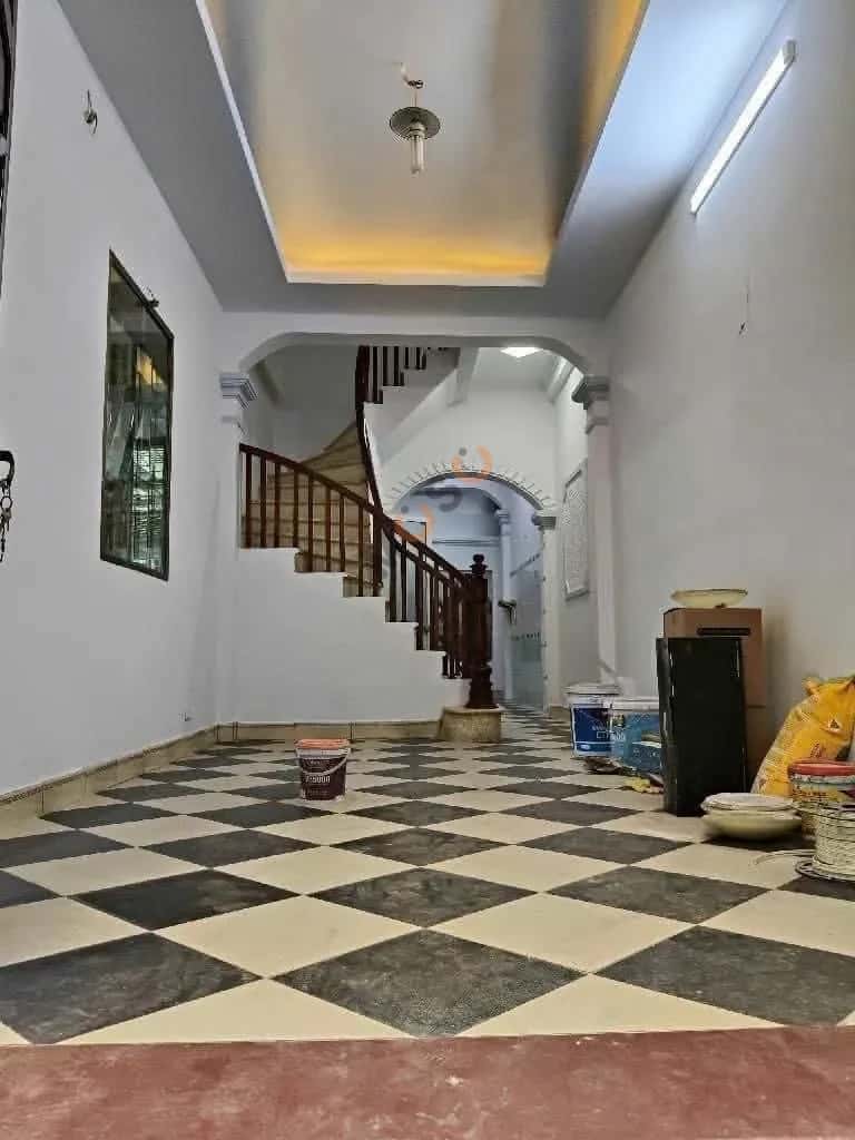 Cho thuê nhà hẻm Quận Thanh Xuân, Hà Nội – 6 phòng ngủ, giá 15.9 triệu