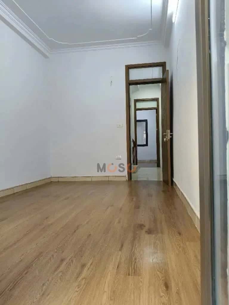 Cho thuê nhà hẻm Quận Thanh Xuân, Hà Nội – 6 phòng ngủ, giá 15.9 triệu — Hình 2