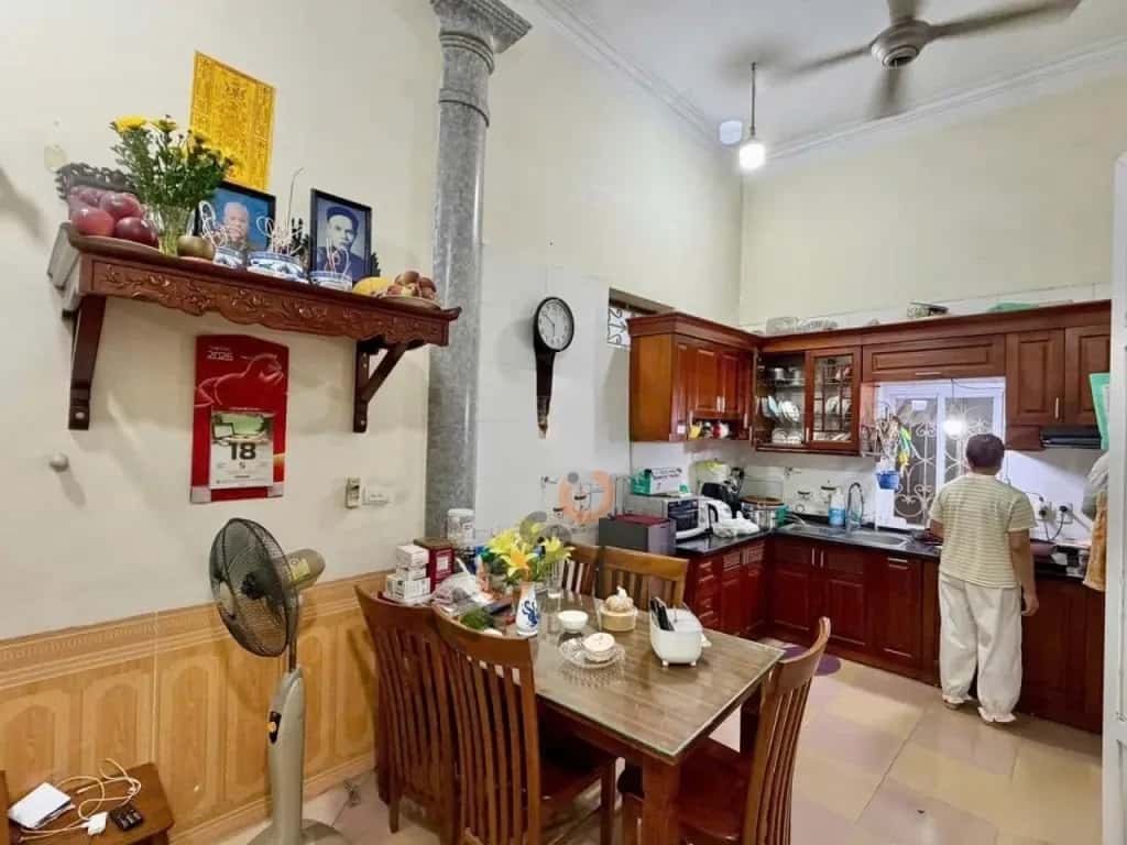 Cho thuê nhà hẻm Láng Đống Đa, Hà Nội – 2 phòng ngủ, giá 15 triệu — Hình 2