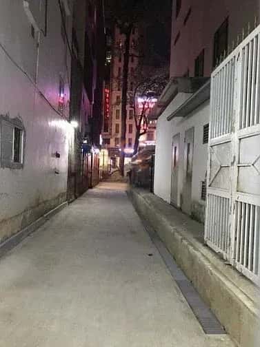 Cho thuê nhà hẻm Đường Lê Thị Riêng Quận 1, TP.HCM – 5 phòng ngủ, giá 25 triệu — Hình 2