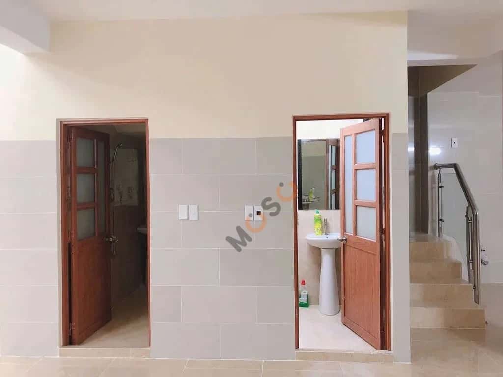 Cho thuê nhà hẻm Huỳnh Thúc Kháng Thành phố Thủ Dầu Một, Ho Chi Minh – 6 phòng ngủ, giá 25 triệu — Hình 2