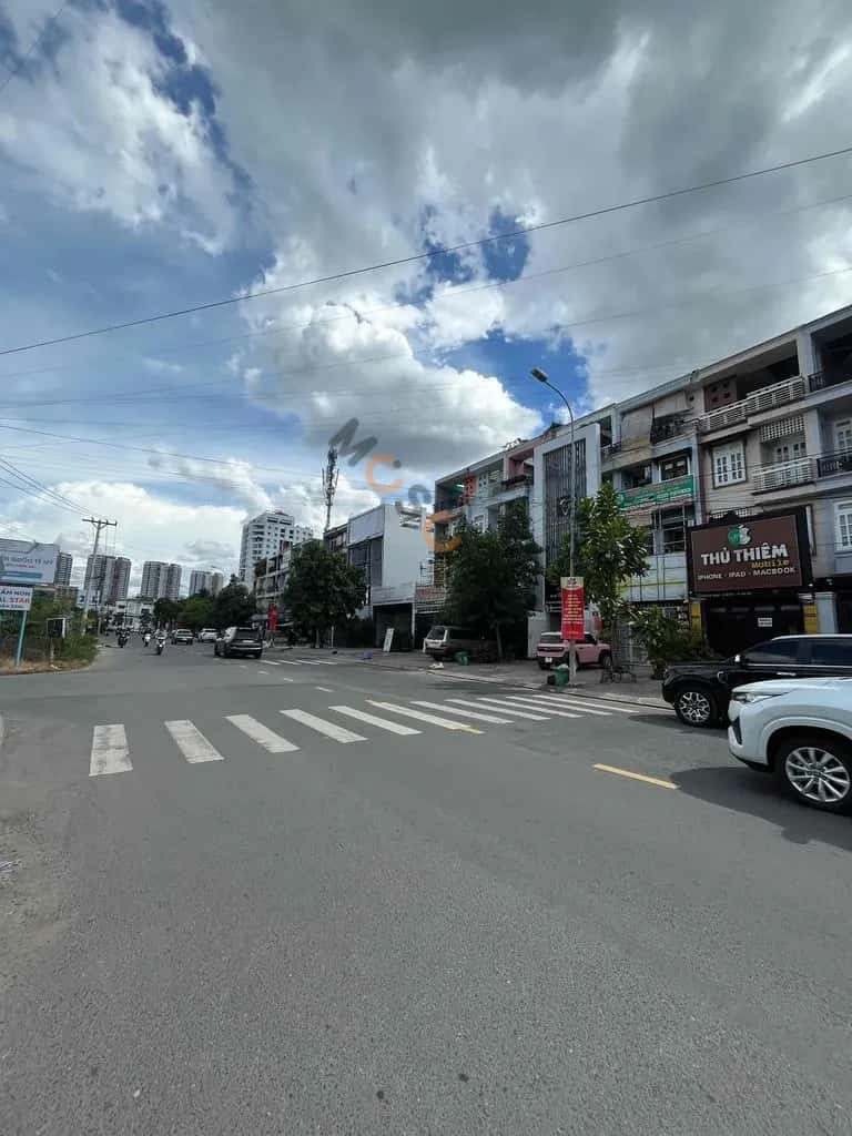 Cho thuê nhà mặt tiền Nguyễn Hoàng Quận 2 cũ, TP.HCM – 5 phòng ngủ, giá 34 triệu — Hình 2