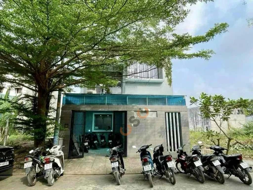 Cho thuê nhà hẻm Phước Thiện Quận 9 cũ, TP.HCM – 4 phòng ngủ, giá 24 triệu