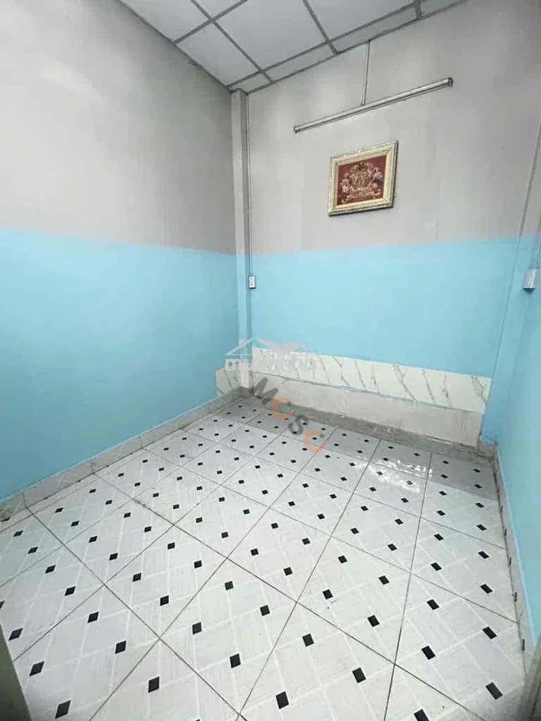 Cho thuê nhà hẻm Thị Trấn Huyện Hóc Môn, TP.HCM – 4 phòng ngủ, giá 6 triệu — Hình 3