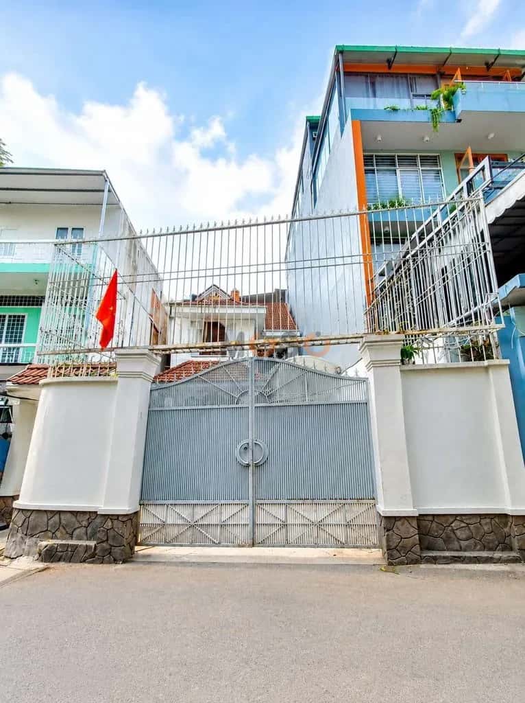 Cho thuê nhà mặt tiền Đường Trường Sơn Tân Bình, TP.HCM – 5 phòng ngủ, giá 48 triệu