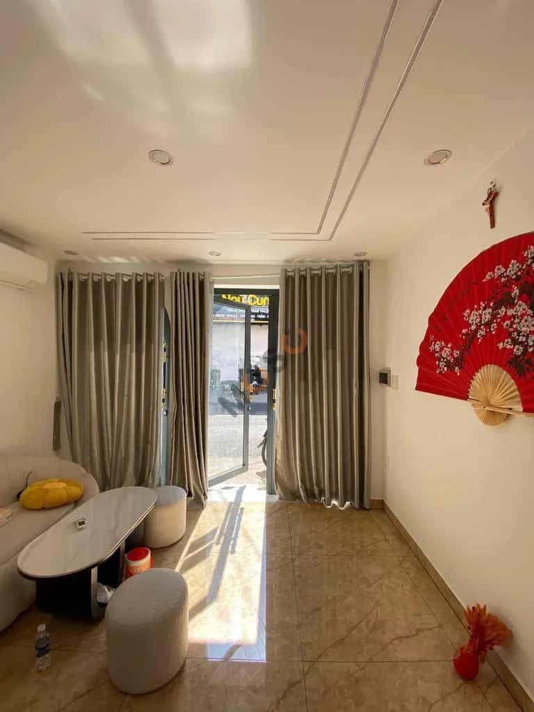 Cho thuê nhà mặt tiền Văn Cao Quận Tân Phú, Ho Chi Minh – 3 phòng ngủ, giá 10 triệu — Hình 2