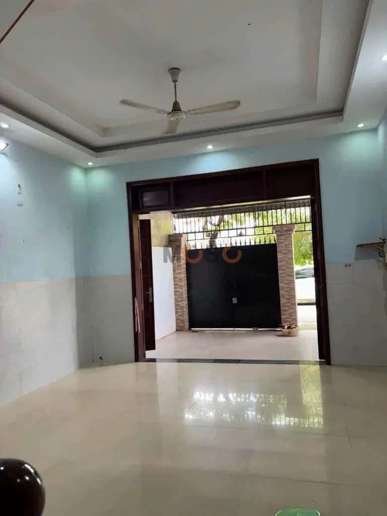 Cho thuê nhà hẻm Phạm Văn Sáng Huyện Hóc Môn, TP.HCM – 2 phòng ngủ, giá 11 triệu