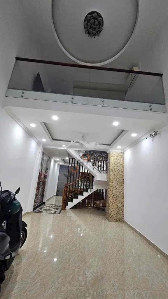 Cho thuê nhà hẻm Ba Tháng Hai Quận 10, TP.HCM – 5 phòng ngủ, giá 35 triệu