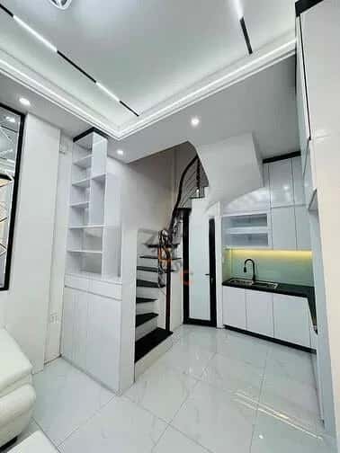 Cho thuê nhà hẻm Hoàn Kiếm, Hà Nội – 3 phòng ngủ, giá 12 triệu — Hình 3 Cho thuê nhà hẻm Hoàn Kiếm, Hà Nội – 3 phòng ngủ, giá 12 triệu — Hình 3