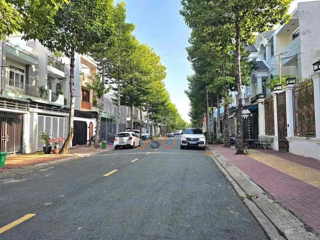 Cho thuê nhà mặt tiền Đường số 6 (GD 2) Thành phố Thủ Dầu Một, TP.HCM – 4 phòng ngủ, giá 18 triệu — Hình 2 Cho thuê nhà mặt tiền Đường số 6 (GD 2) Thành phố Thủ Dầu Một, TP.HCM – 4 phòng ngủ, giá 18 triệu — Hình 2