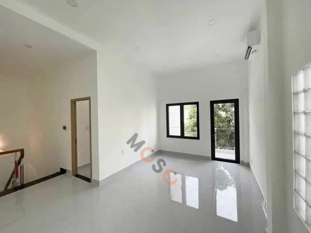Cho thuê nhà mặt tiền Đường số 10 Thành phố Hồ Chí Minh, TP.HCM – 4 phòng ngủ, giá 28 triệu — Hình 2