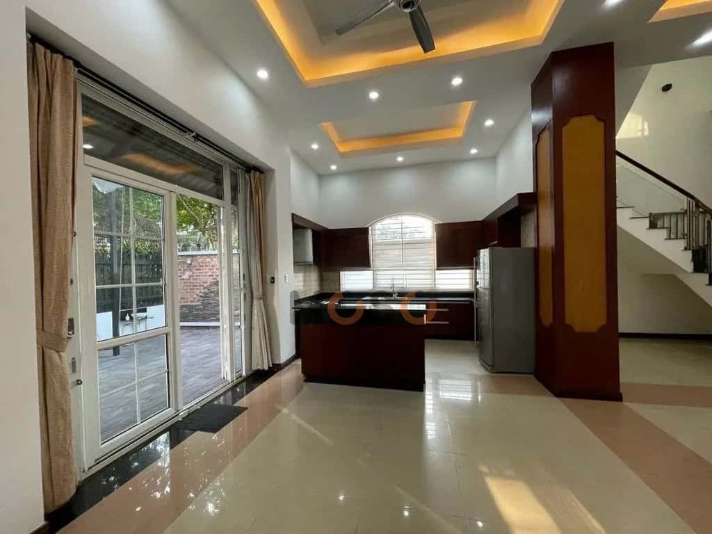 Cho thuê nhà mặt tiền Nguyễn Hữu Dật Tân Phú, TP.HCM – 4 phòng ngủ, giá 24 triệu — Hình 2