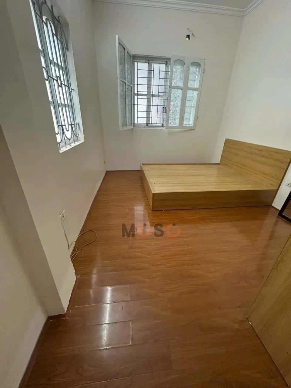 Cho thuê nhà hẻm Hồ Tùng Mậu Quận Cầu Giấy, Hà Nội – 4 phòng ngủ, giá 14 triệu — Hình 2