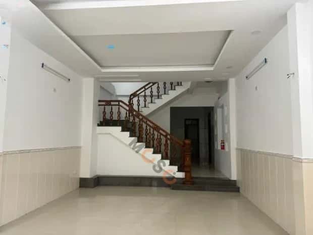 Cho thuê nhà hẻm Khúc Hạo Sơn Trà, Đà Nẵng – 6 phòng ngủ, giá 25 triệu