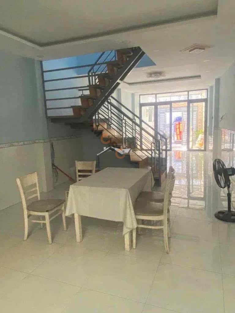 Cho thuê nhà hẻm Cộng Hoà Tân Bình, TP.HCM – 2 phòng ngủ, giá 11.5 triệu — Hình 2 Cho thuê nhà hẻm Cộng Hoà Tân Bình, TP.HCM – 2 phòng ngủ, giá 11.5 triệu — Hình 2
