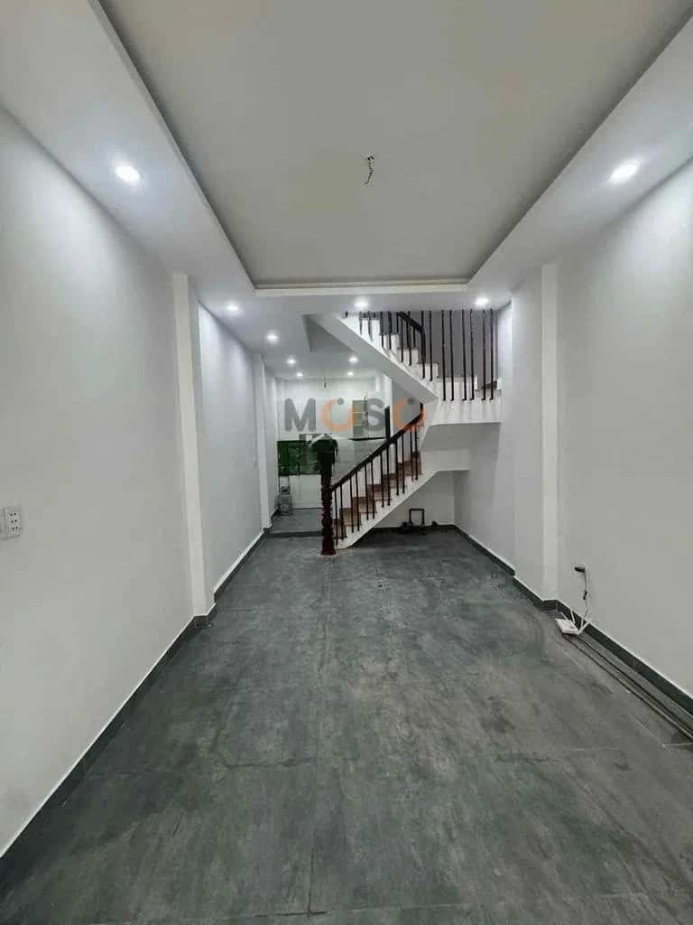 Cho thuê nhà mặt tiền Đội Cung Quận 11, TP.HCM – 5 phòng ngủ, giá 20 triệu — Hình 2 Cho thuê nhà mặt tiền Đội Cung Quận 11, TP.HCM – 5 phòng ngủ, giá 20 triệu — Hình 2
