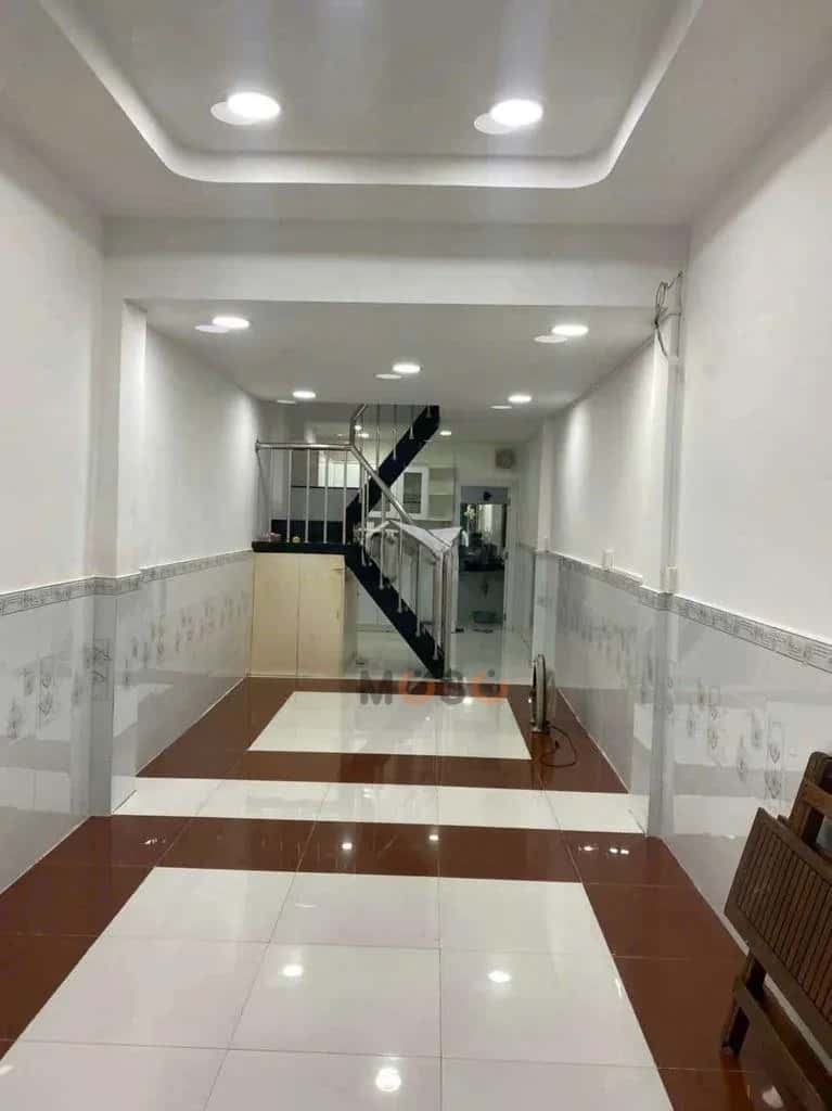 Cho thuê nhà hẻm Bến Vân Đồn Quận 4, TP.HCM – 2 phòng ngủ, giá 13 triệu