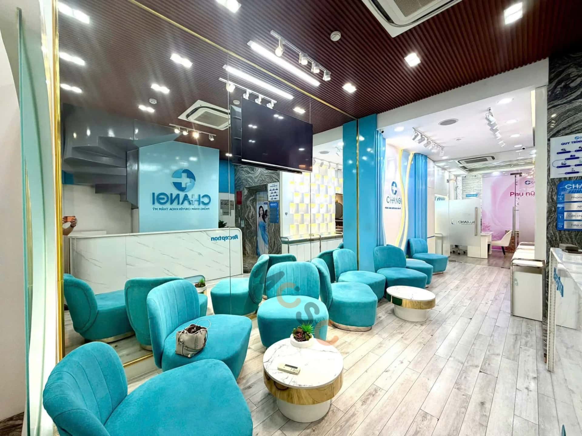 Cho thuê nhà mặt tiền Thạch Thị  Thanh Quận 1, TP.HCM – 1 phòng ngủ, giá 75 triệu — Hình 2