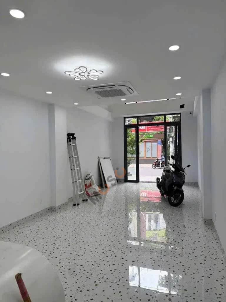 Cho thuê nhà mặt tiền Nguyễn Sáng Tân Phú, Ho Chi Minh – 4 phòng ngủ, giá 39 triệu — Hình 2