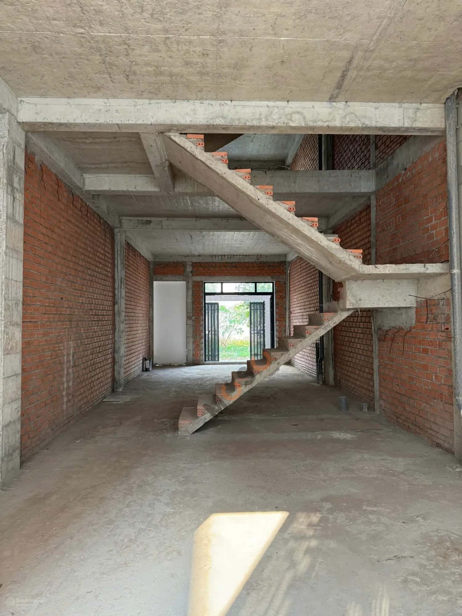 Bán nhà mặt tiền Intresco Huyện Bình Chánh, TP.HCM – 3 phòng ngủ, giá 18.2 tỷ Bán nhà mặt tiền Intresco Huyện Bình Chánh, TP.HCM – 3 phòng ngủ, giá 18.2 tỷ