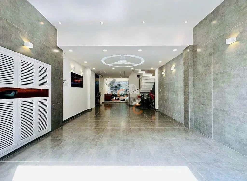 Cho thuê nhà mặt tiền Đường Dương Quảng Hàm Quận Gò Vấp, TP.HCM – 4 phòng ngủ, giá 28 triệu — Hình 2