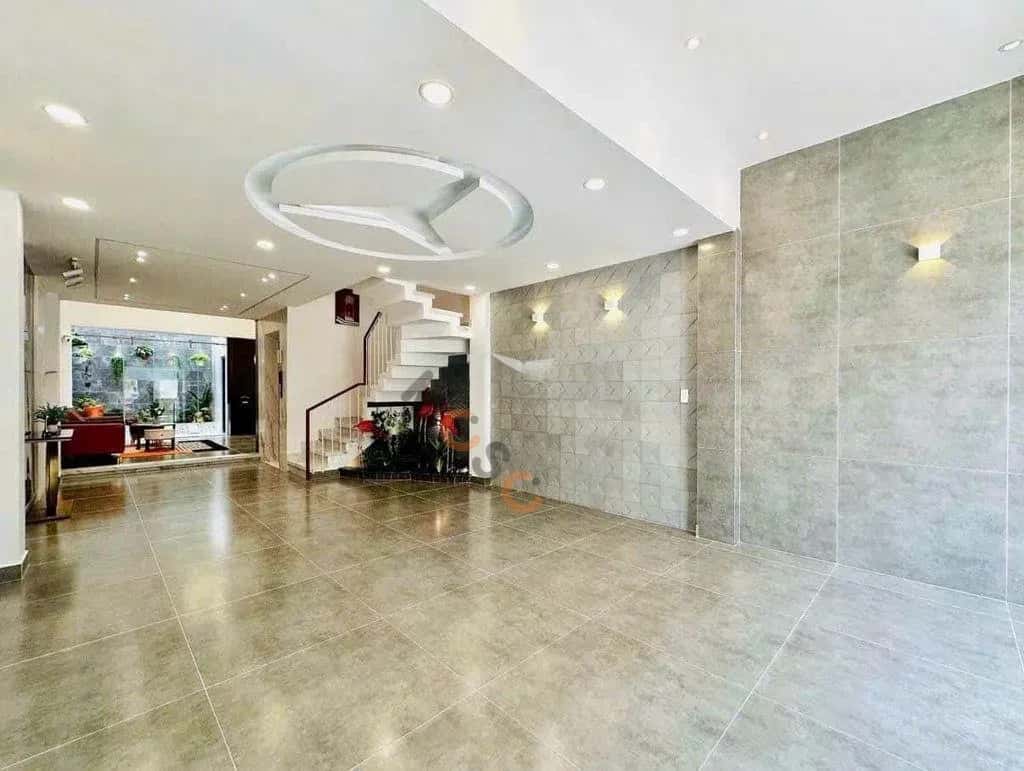 Cho thuê nhà mặt tiền Đường Dương Quảng Hàm Quận Gò Vấp, TP.HCM – 4 phòng ngủ, giá 28 triệu — Hình 3
