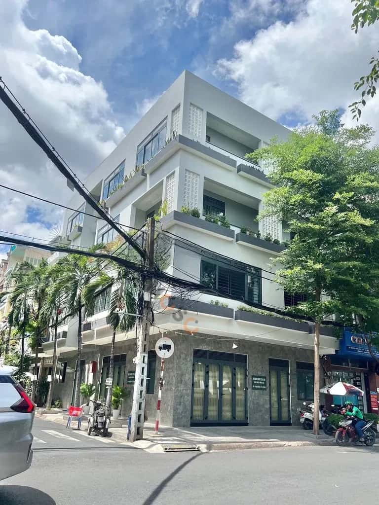 Cho thuê nhà mặt tiền Đường Nguyễn Minh Hoàng Tân Bình, TP.HCM – 5 phòng ngủ, giá 29 triệu