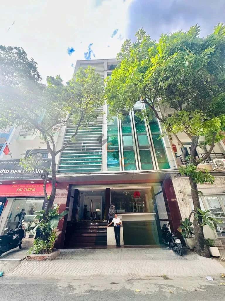 Cho thuê nhà mặt tiền Hoa Hồng Quận Phú Nhuận, TP.HCM – 4 phòng ngủ, giá 54 triệu