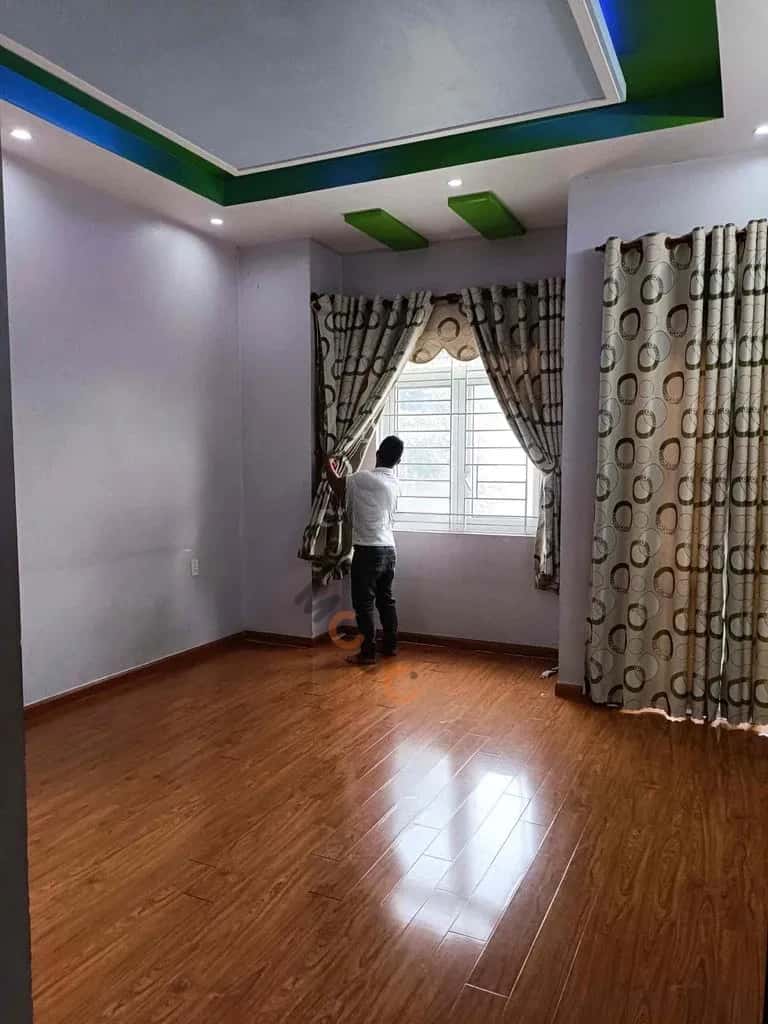 Cho thuê nhà mặt tiền Võ Văn Hát Quận 9 cũ, Ho Chi Minh – 4 phòng ngủ, giá 25 triệu — Hình 3