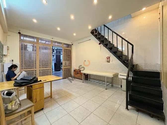 Cho thuê nhà hẻm Lê Văn Sỹ Quận Phú Nhuận, TP.HCM – 3 phòng ngủ, giá 14 triệu — Hình 2
