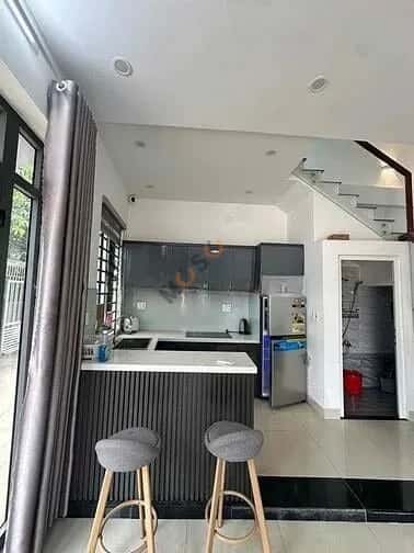 Cho thuê nhà hẻm Hoa Cuong, Da Nang – 2 phòng ngủ, giá 12 triệu Cho thuê nhà hẻm Hoa Cuong, Da Nang – 2 phòng ngủ, giá 12 triệu