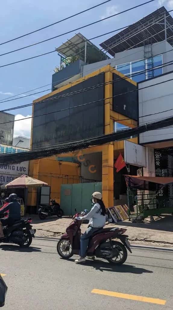 Cho thuê nhà mặt tiền Đường Lê Văn Việt Quận 9 cũ, TP.HCM – giá 80 triệu