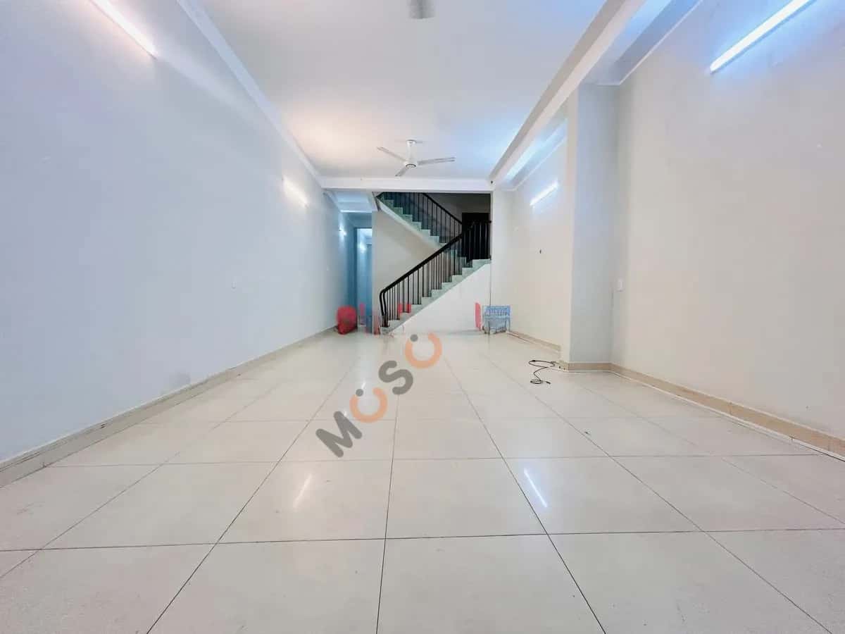Cho thuê nhà mặt tiền Yên Thế Tân Bình, TP.HCM – 5 phòng ngủ, giá 40 triệu — Hình 2