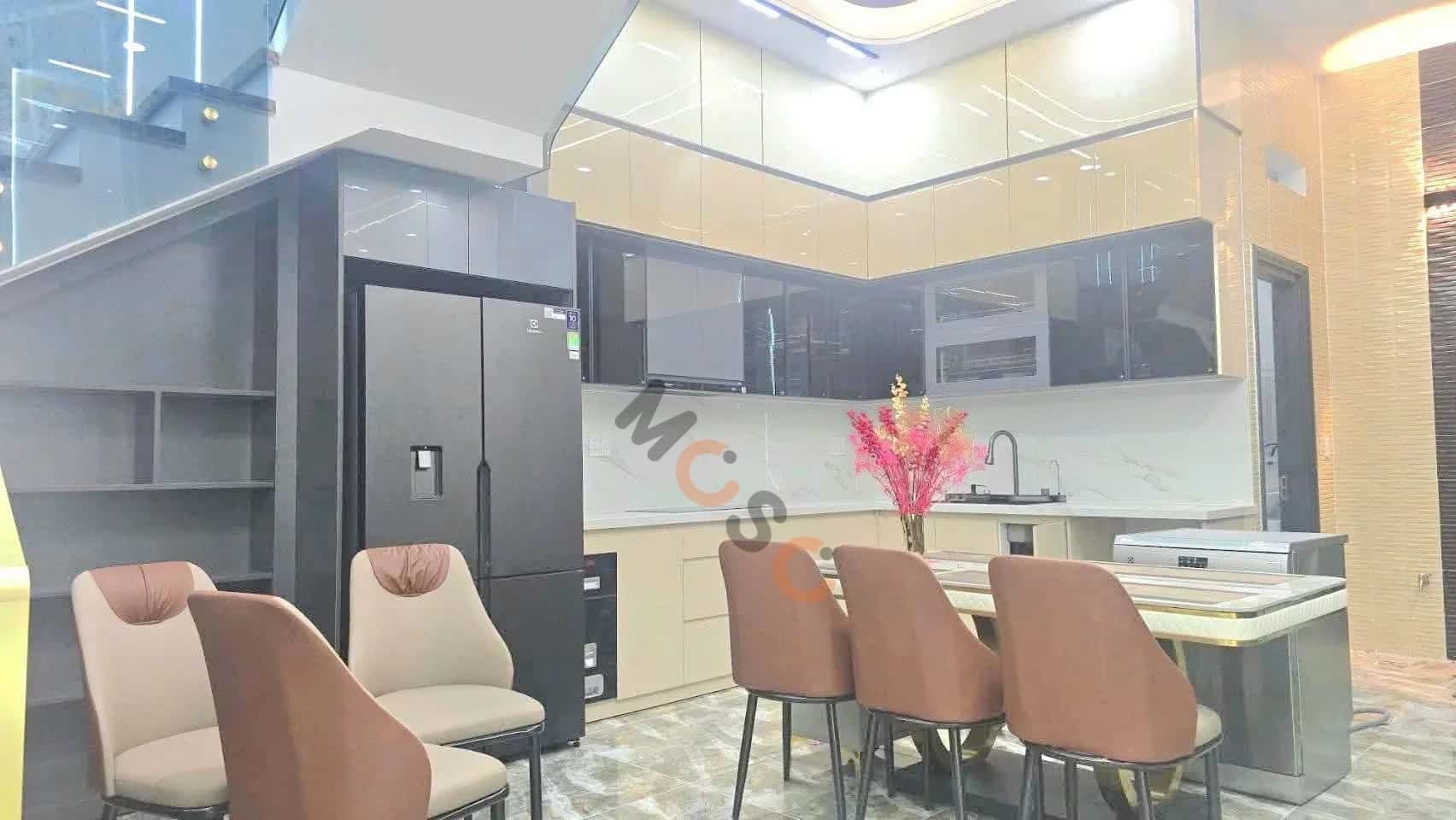 Bán nhà mặt tiền đường D2 Thành phố Thuận An, Bình Dương – 4 phòng ngủ, giá 6.8 tỷ — Hình 3