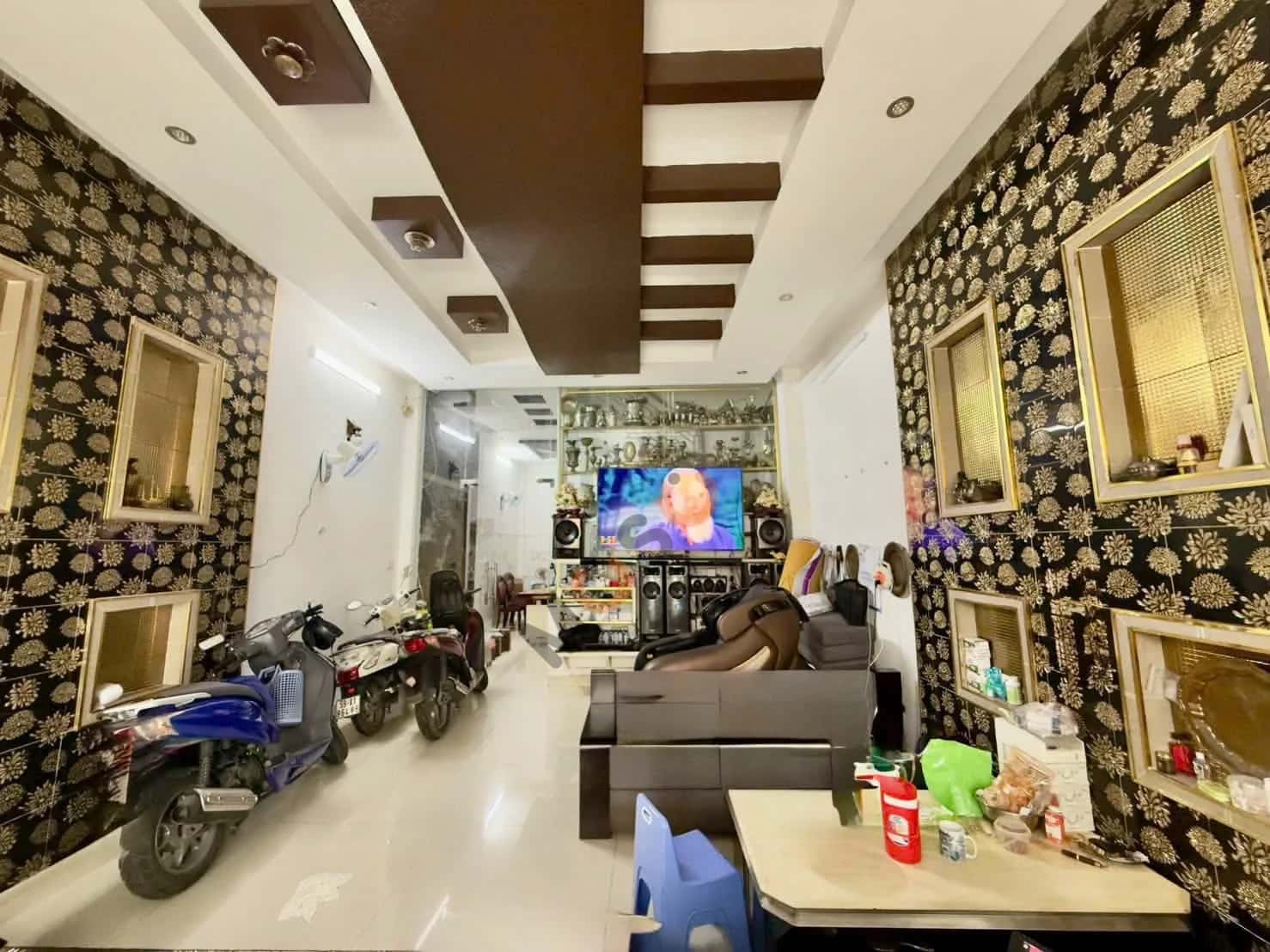 Bán nhà hẻm Bà Hom Quận 6, TP.HCM – 5 phòng ngủ, giá 11.5 tỷ — Hình 2 Bán nhà hẻm Bà Hom Quận 6, TP.HCM – 5 phòng ngủ, giá 11.5 tỷ — Hình 2