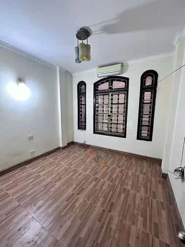 Cho thuê nhà hẻm Phố Láng Hạ Đống Đa, Hà Nội – 4 phòng ngủ, giá 16 triệu — Hình 2