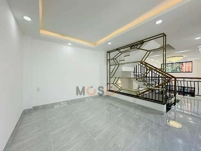 Cho thuê nhà hẻm Đường Út Tịch Quận Tân Bình, TP.HCM – 4 phòng ngủ, giá 14 triệu — Hình 3 Cho thuê nhà hẻm Đường Út Tịch Quận Tân Bình, TP.HCM – 4 phòng ngủ, giá 14 triệu — Hình 3