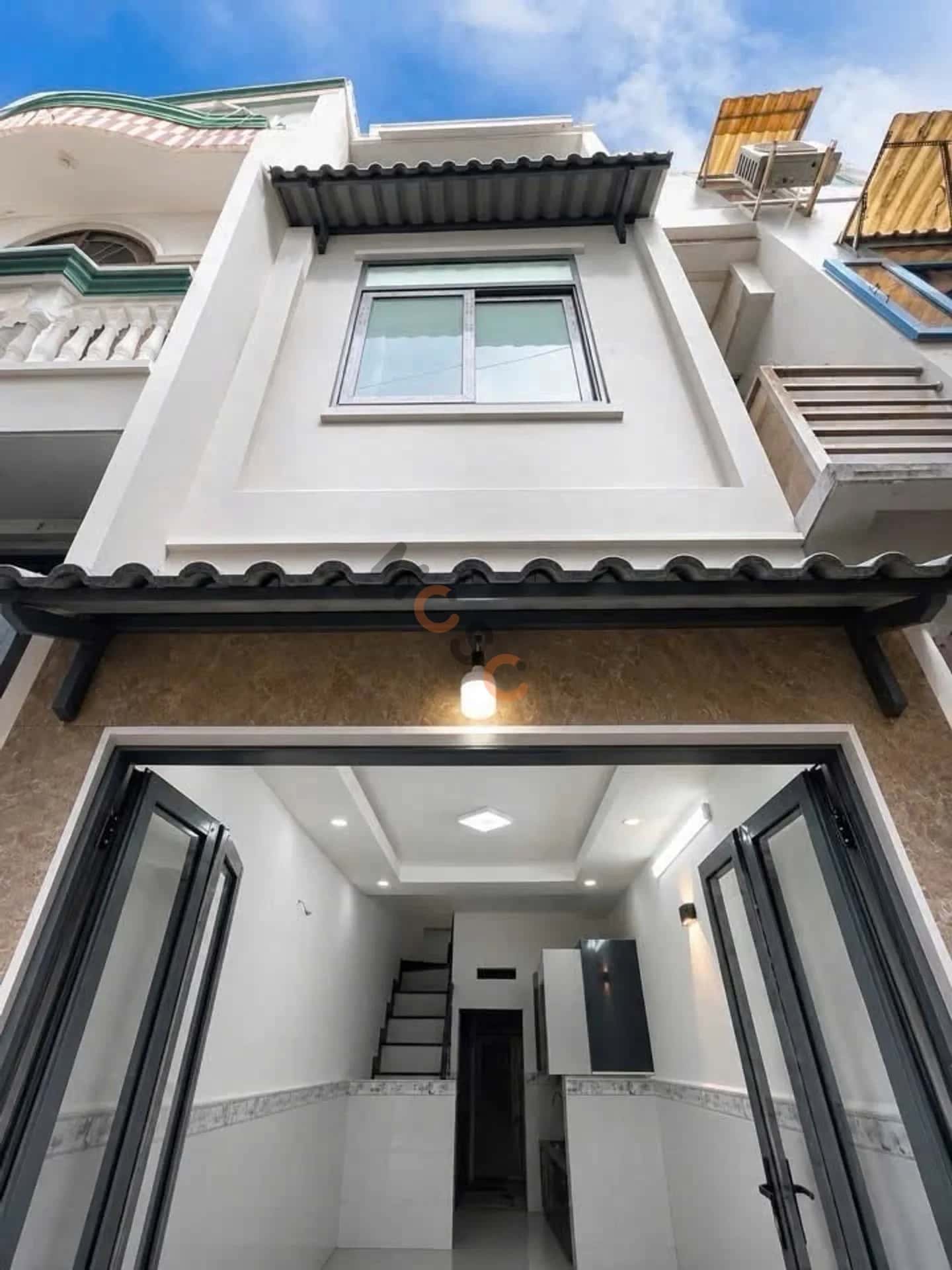 Bán nhà mặt tiền Hoàng Diệu Quận 4, TP.HCM – 2 phòng ngủ, giá 2.8 tỷ Bán nhà mặt tiền Hoàng Diệu Quận 4, TP.HCM – 2 phòng ngủ, giá 2.8 tỷ