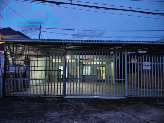 Cho thuê nhà hẻm Đường Cách Mạng Tháng Tám Phú Quốc, An Giang – 4 phòng ngủ, giá 10 triệu — Hình 3