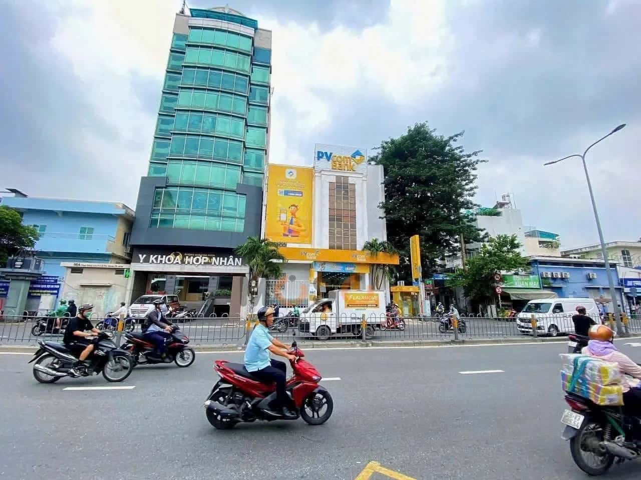 Bán nhà mặt tiền Phan Đăng Lưu Quận Phú Nhuận, TP.HCM – 1 phòng ngủ, giá 175 tỷ — Hình 2 Bán nhà mặt tiền Phan Đăng Lưu Quận Phú Nhuận, TP.HCM – 1 phòng ngủ, giá 175 tỷ — Hình 2