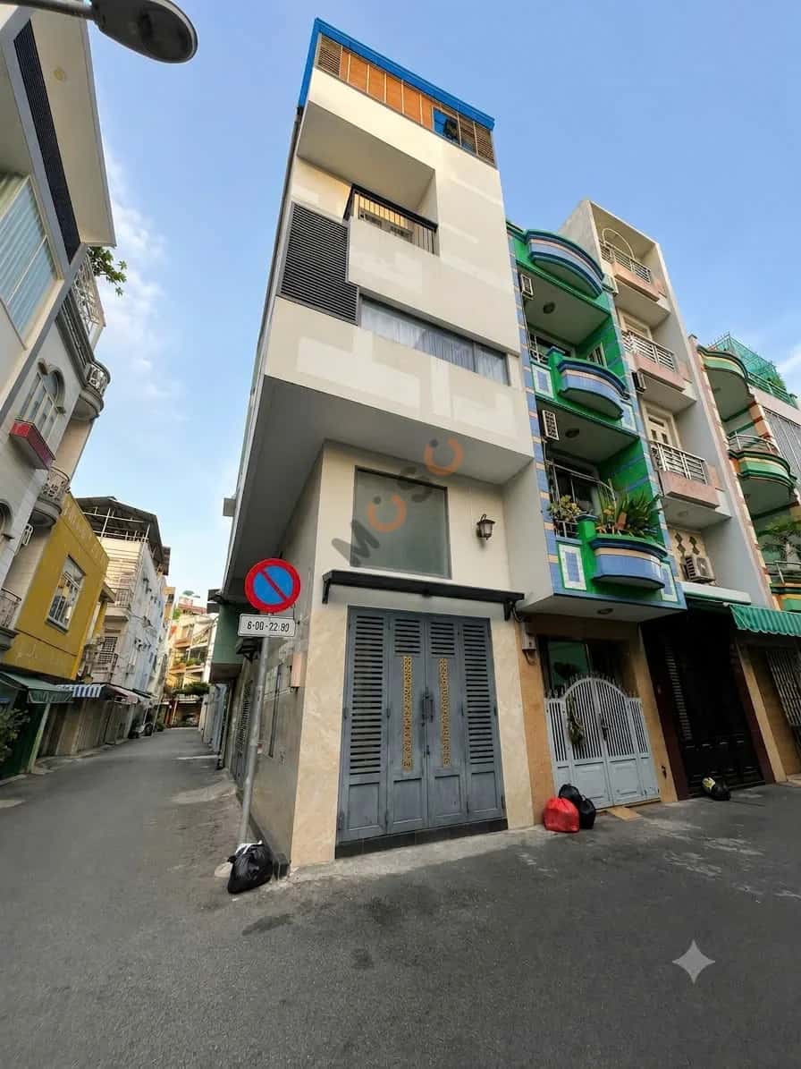 Bán nhà mặt tiền đường số 5 Quận 4, TP.HCM – 3 phòng ngủ, giá 8.2 tỷ Bán nhà mặt tiền đường số 5 Quận 4, TP.HCM – 3 phòng ngủ, giá 8.2 tỷ