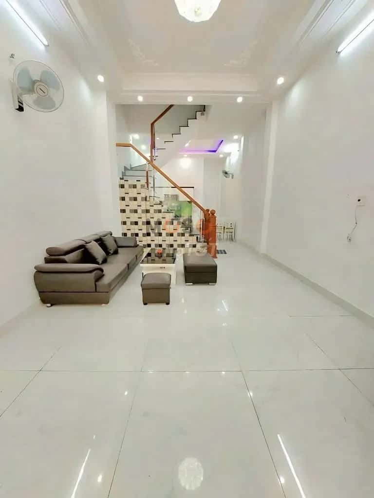 Cho thuê nhà mặt tiền Trịnh Đình Trọng Quận Tân Phú, TP.HCM – 5 phòng ngủ, giá 18.5 triệu — Hình 2